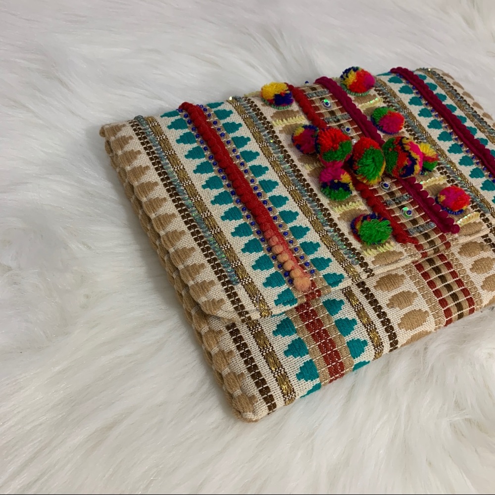 Unique clutch purse is in excellent condition - Picture 7 of 11